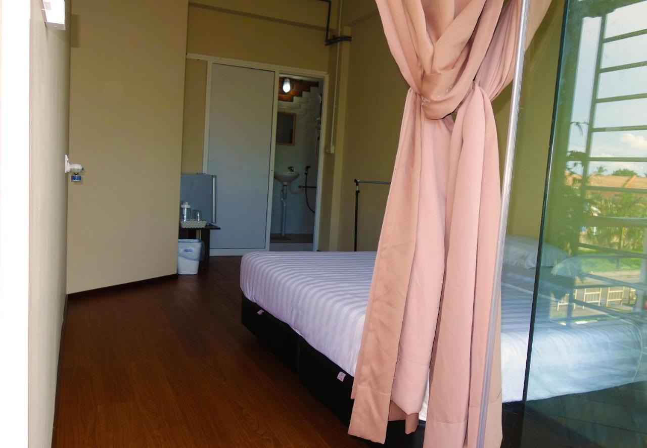 Ae Semporna Guesthouse 极潜旅店 Экстерьер фото