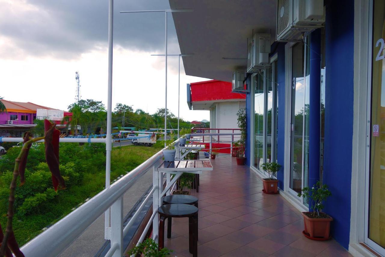Ae Semporna Guesthouse 极潜旅店 Экстерьер фото
