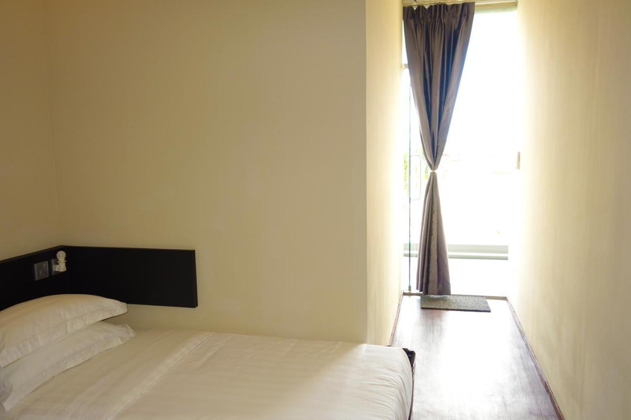 Ae Semporna Guesthouse 极潜旅店 Экстерьер фото
