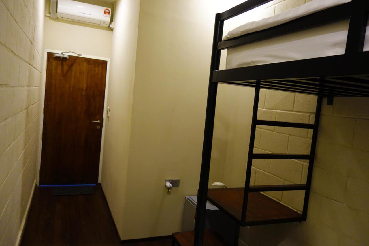 Ae Semporna Guesthouse 极潜旅店 Экстерьер фото