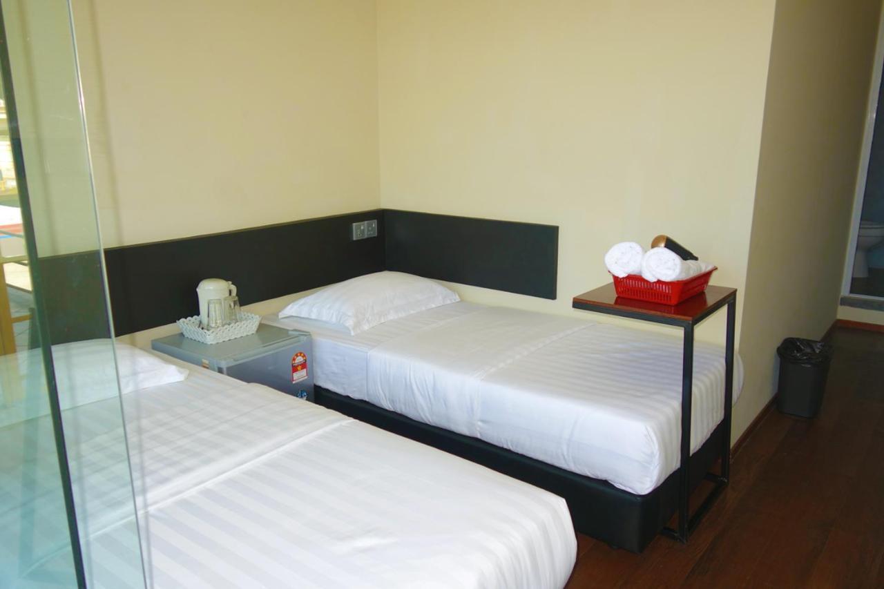 Ae Semporna Guesthouse 极潜旅店 Экстерьер фото