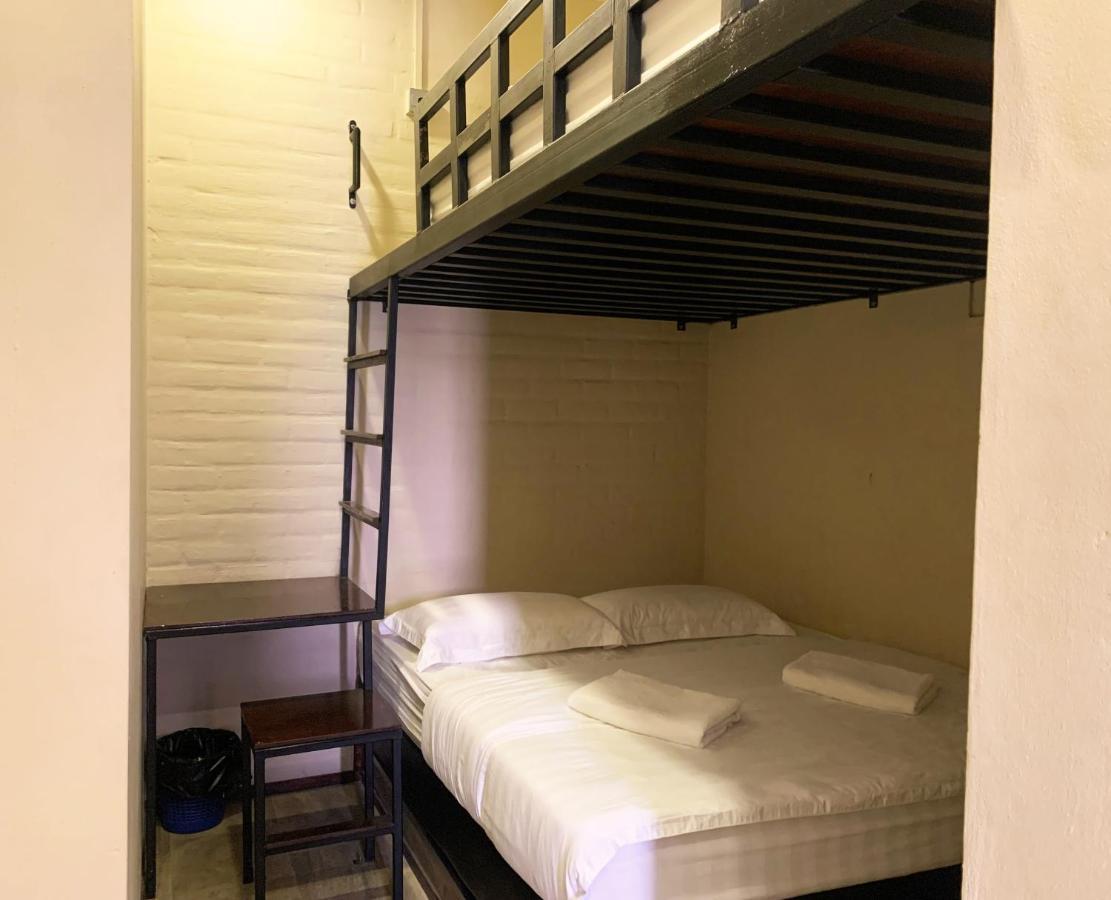 Ae Semporna Guesthouse 极潜旅店 Экстерьер фото